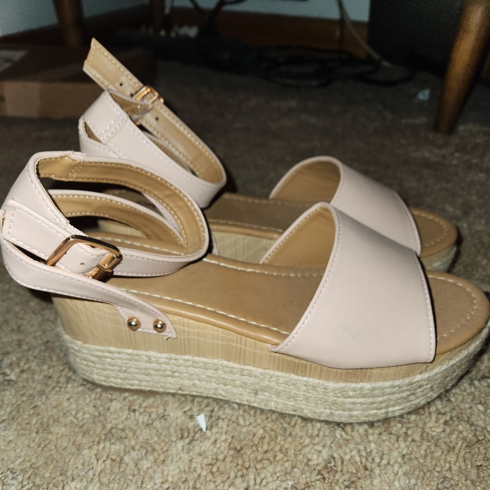 Platforms - Picture 2 of 2
